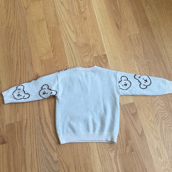 Cute Bear Pattern Sweater - Picture 4 of 4